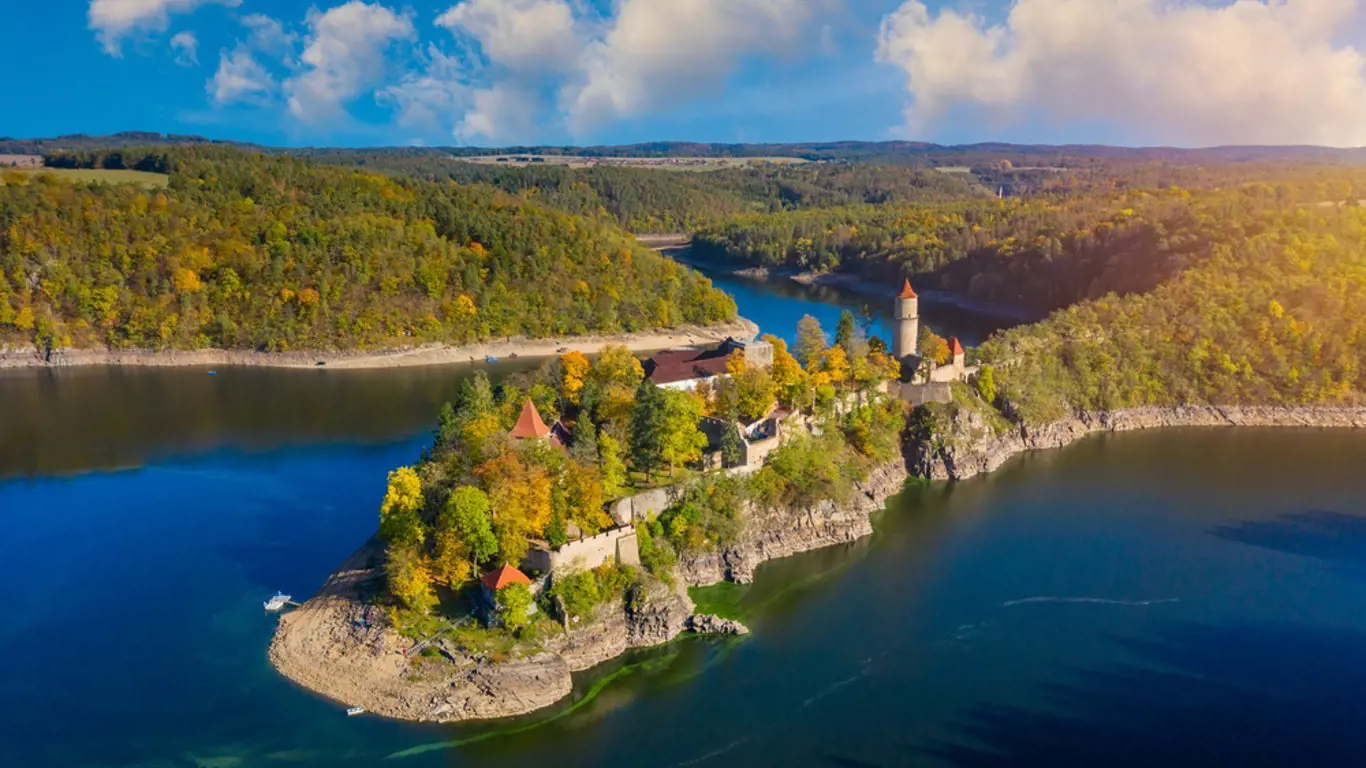 Hrad Zvíkov založil Přemysl Otakar I