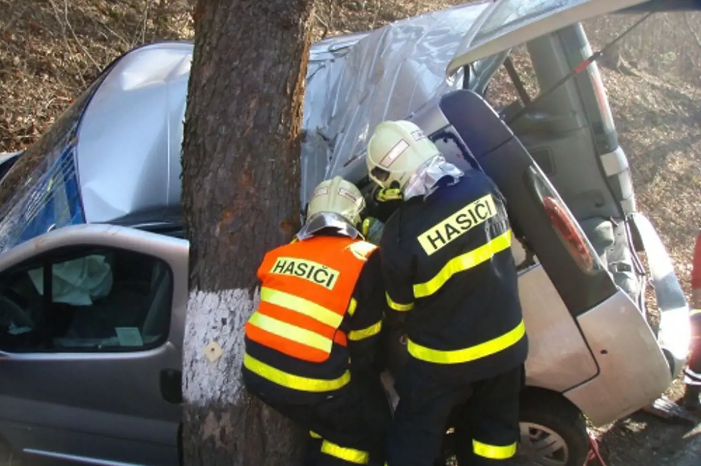 Zásah záchranářů u tragické nehody u Skřipova na Opavsku.