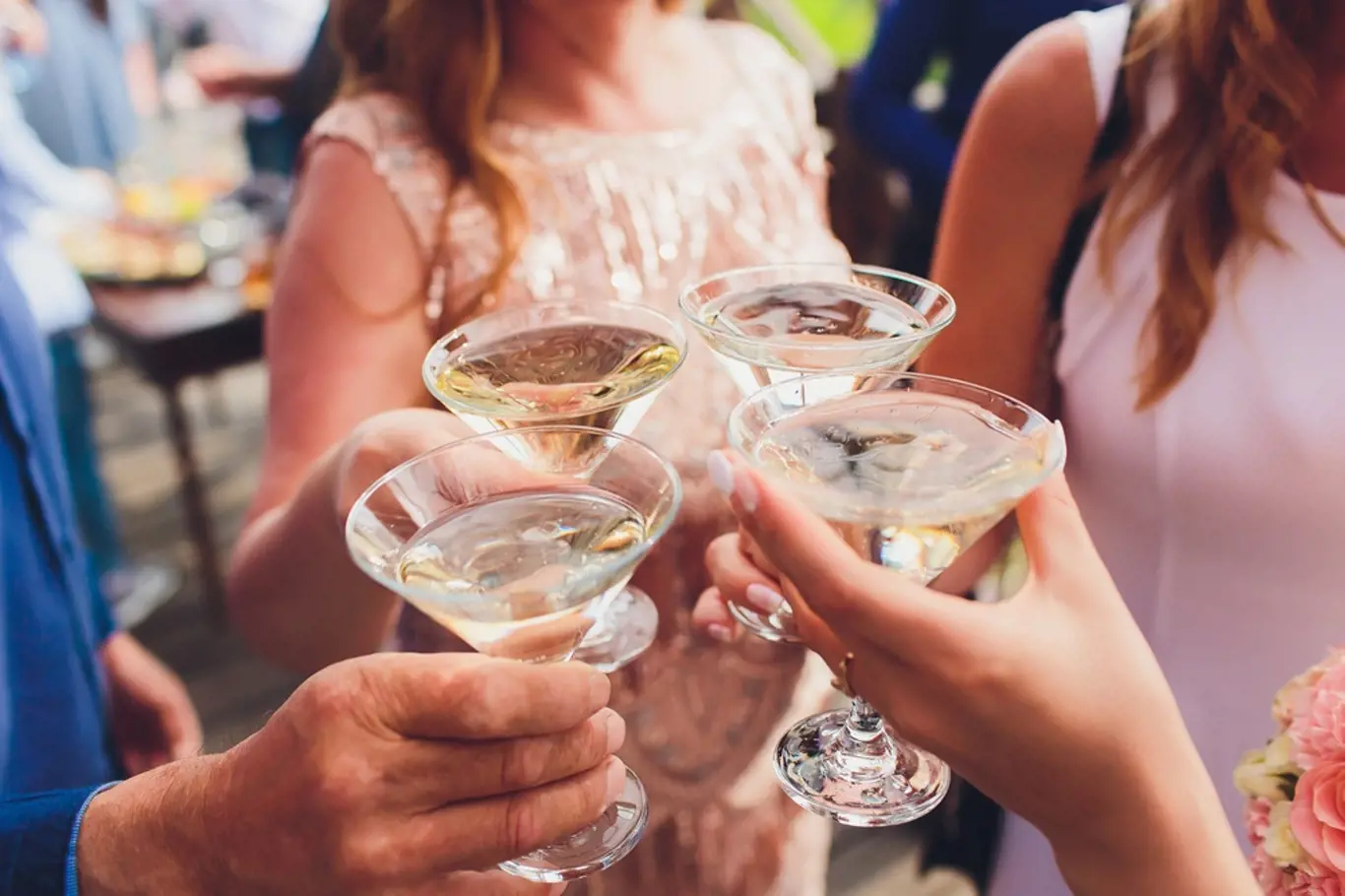 Letos to na velikou party nevypadá, oblečte se třeba jen kvůli sobě