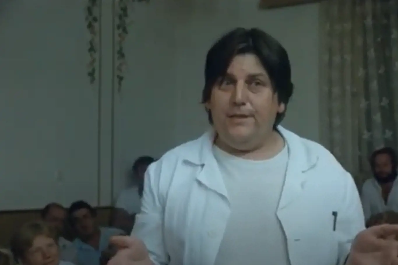 Josef Stárek v roli hoštického doktora Káji