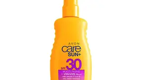 Rychleschnoucí hydratační sprej na opalování, SPF 30, Avon, 199 Kč Rychleschnoucí hydratační sprej na opalování, SPF 30, Avon, 199 Kč