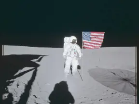 Největší vesmírná záhada: Apollo 14 přivezlo z Měsíce kus žuly, pochází ze Země
