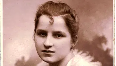 Irena, za svobodna Stratilová, se narodila ve Cvrčovicích.