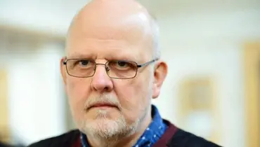 Sture Bergwall chtěl být pro své terapeuty zajímavým, a tak se začal inspirovat starými novinovými články.