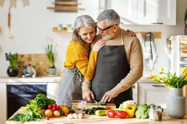 7 potravin, které nesmíte jíst po padesátce. Netušíte, jak jsou nebezpečné