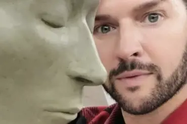 Toto je první skutečná reálná podoba tváře faraona Tutanchamona ze scanu lebky. Byl deformovaný